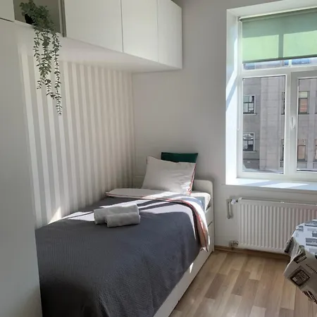 Small Cozy In Apartment *